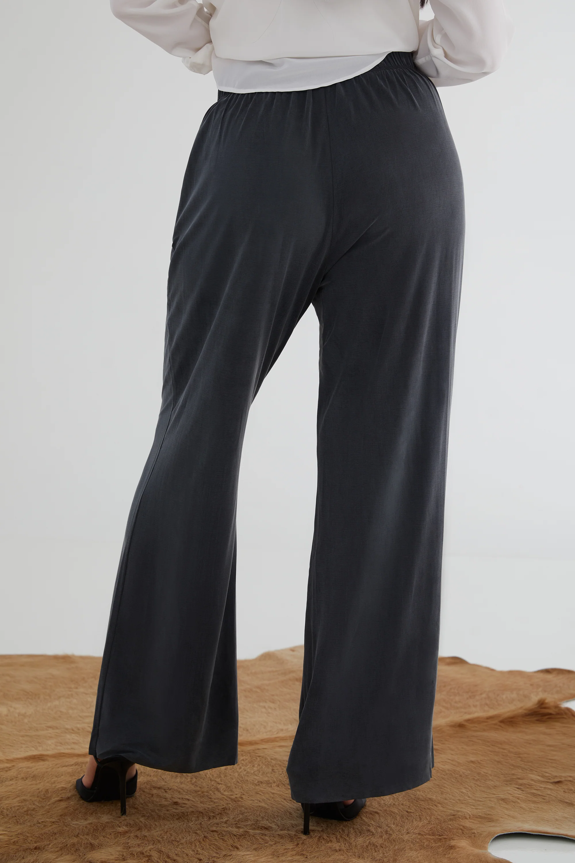 The Effortless Palazzo: Pant - Flow Cupro - Ink - Image 5