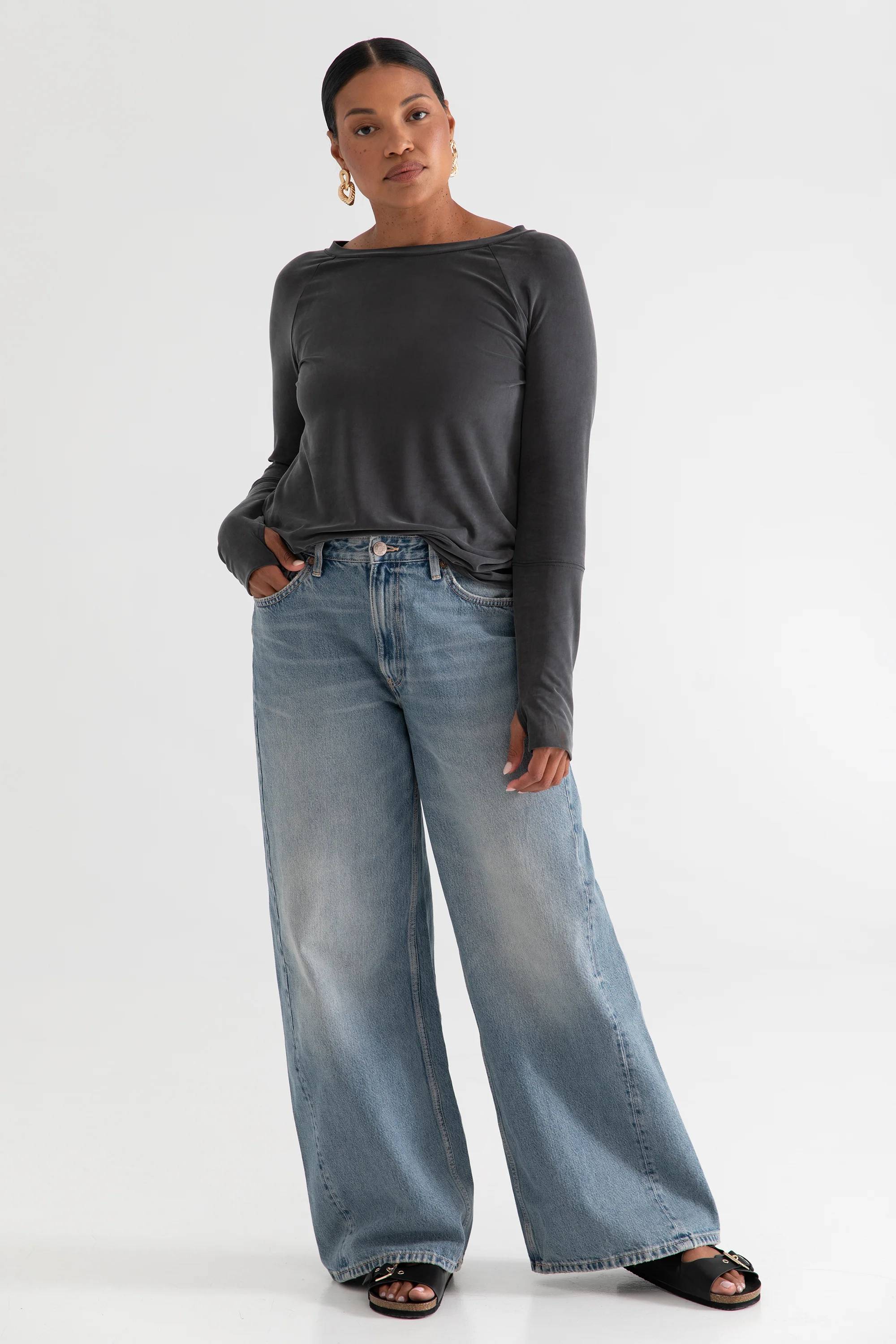 The Long Sleeve Layering Tee - Flow Cupro - Ink - Image 6