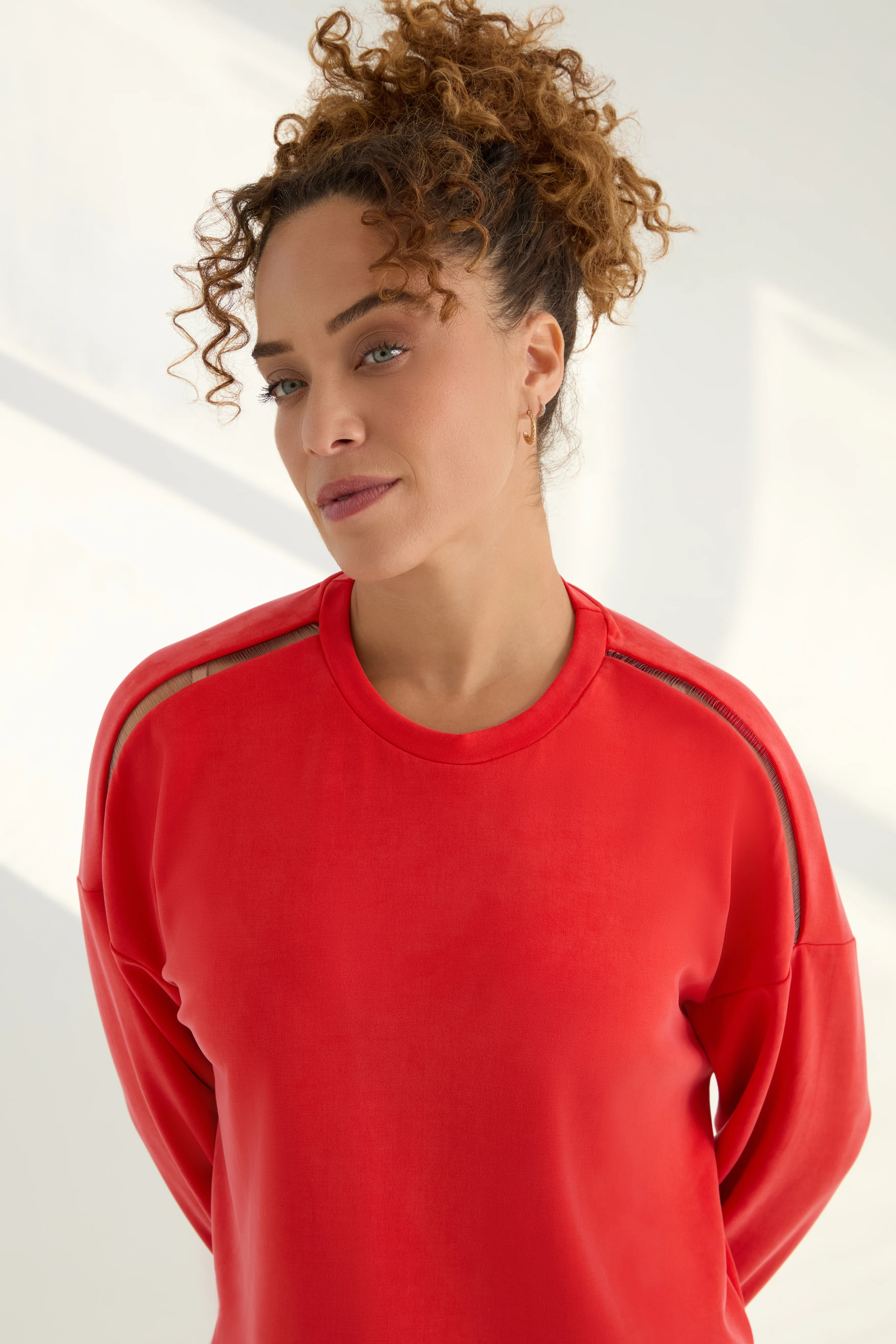 The Oversized Crew - Magic Double Knit - Cherry - Image 4