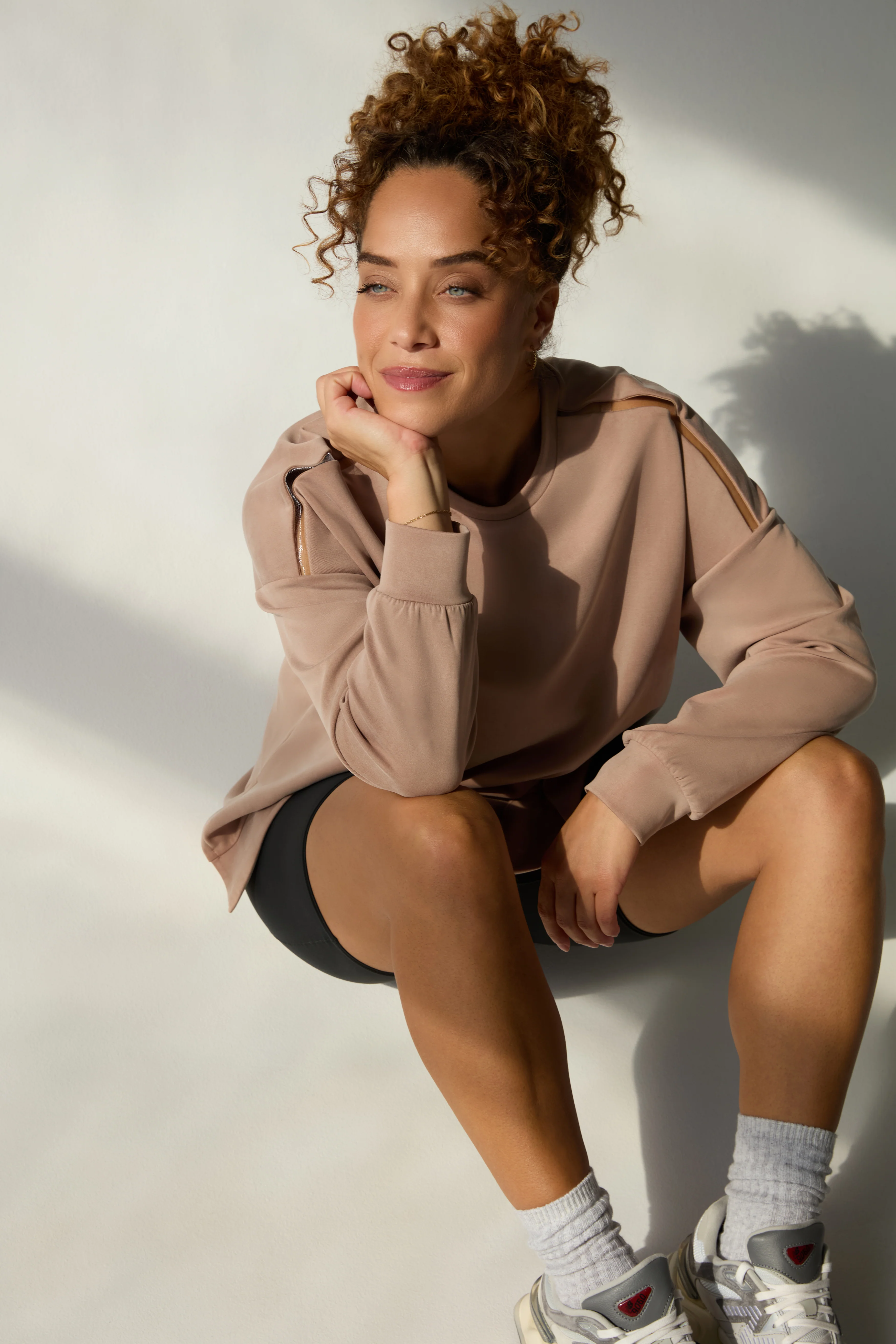 The Oversized Crew - Magic Double Knit - Mocha - Image 4
