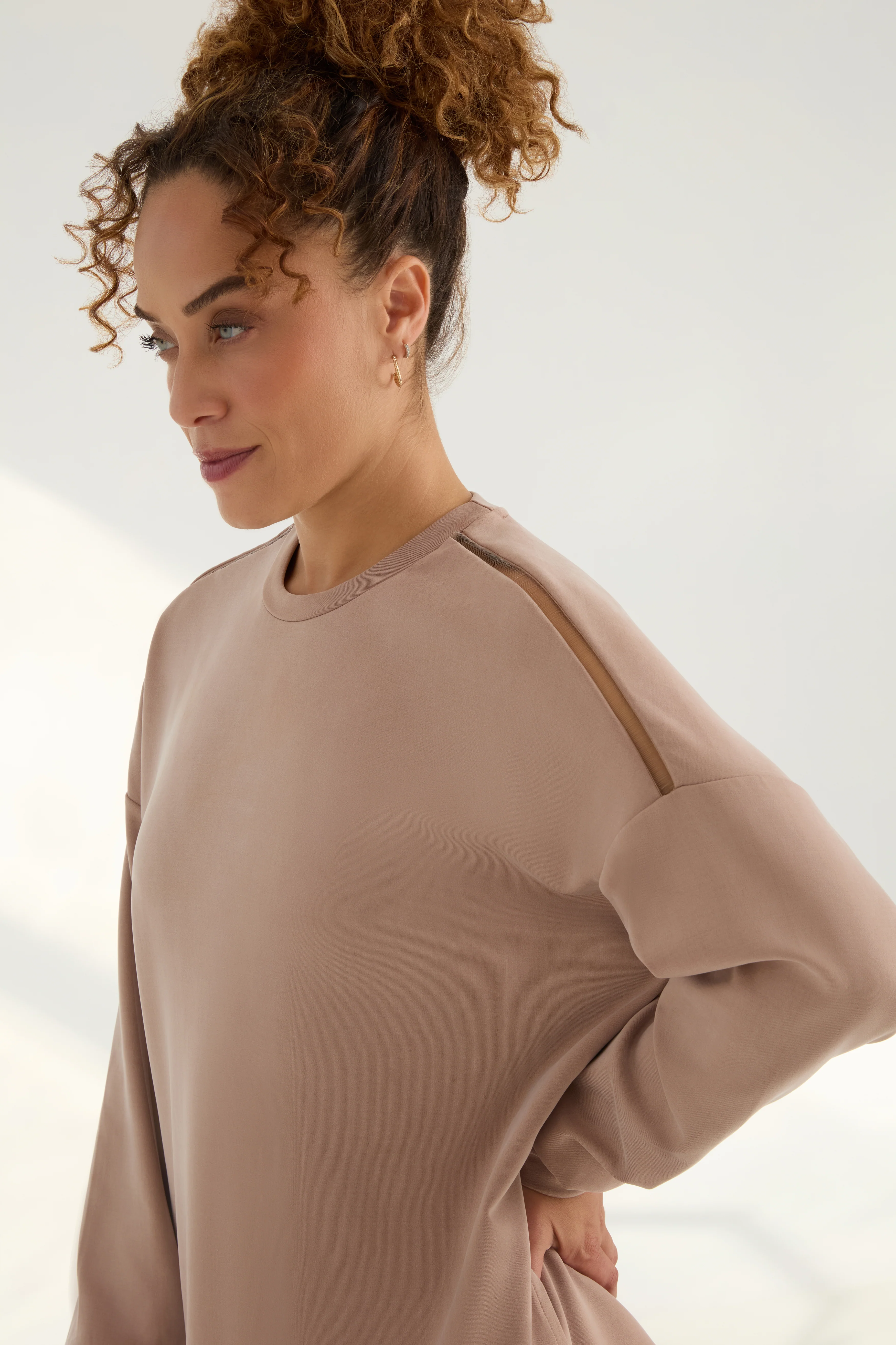 The Oversized Crew - Magic Double Knit - Mocha - Image 6