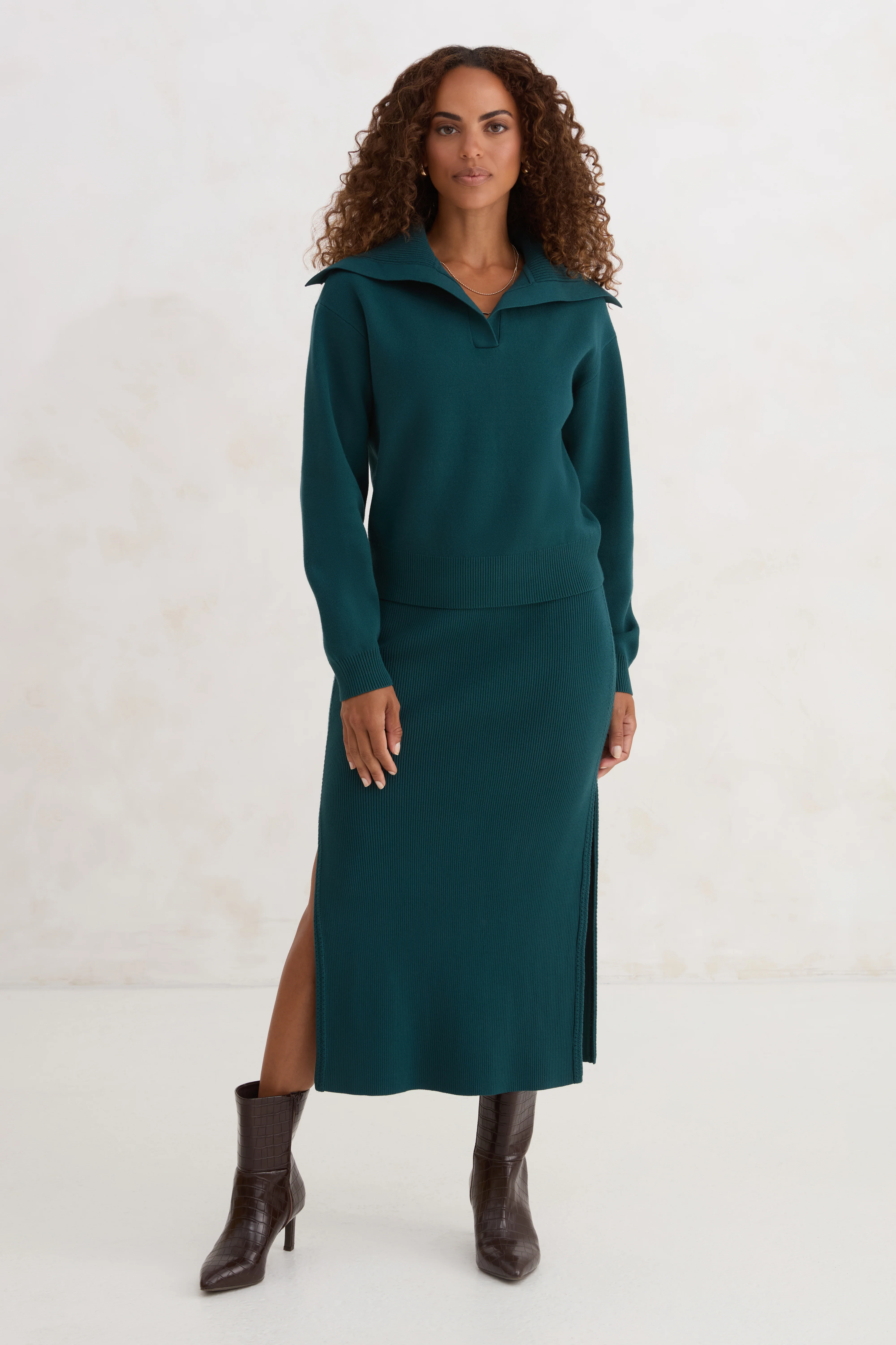 The Wide Collar Sweater - Dark Moss - Image 4
