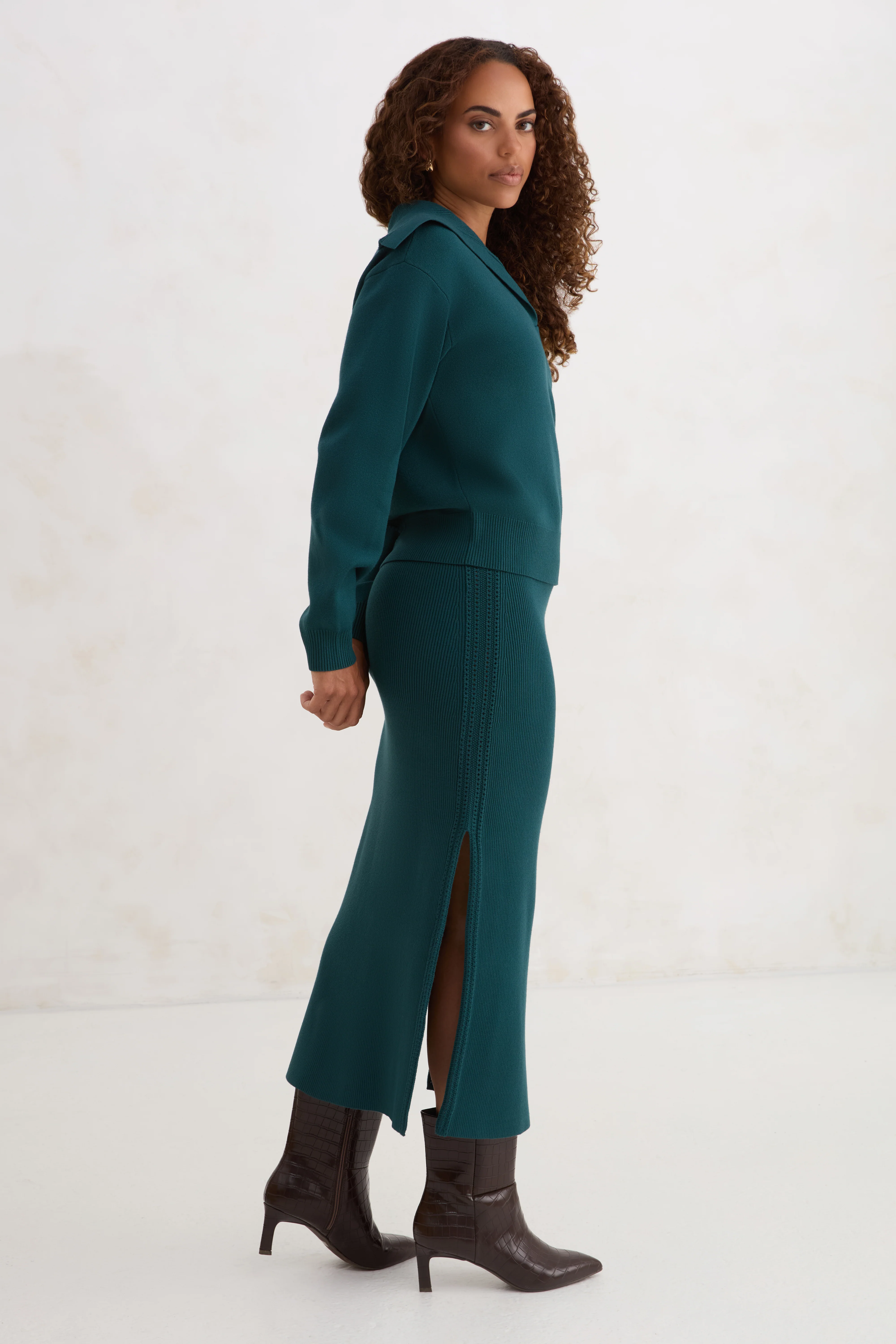 The Wide Collar Sweater - Dark Moss - Image 5